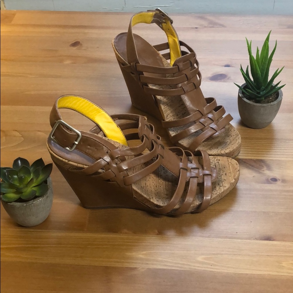 BCBG Generation • brown wedge going out heels